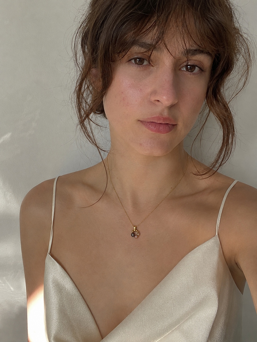 Collier avec pendentif en perles d'eau douce – Halo de perles grises et dorées multicolores