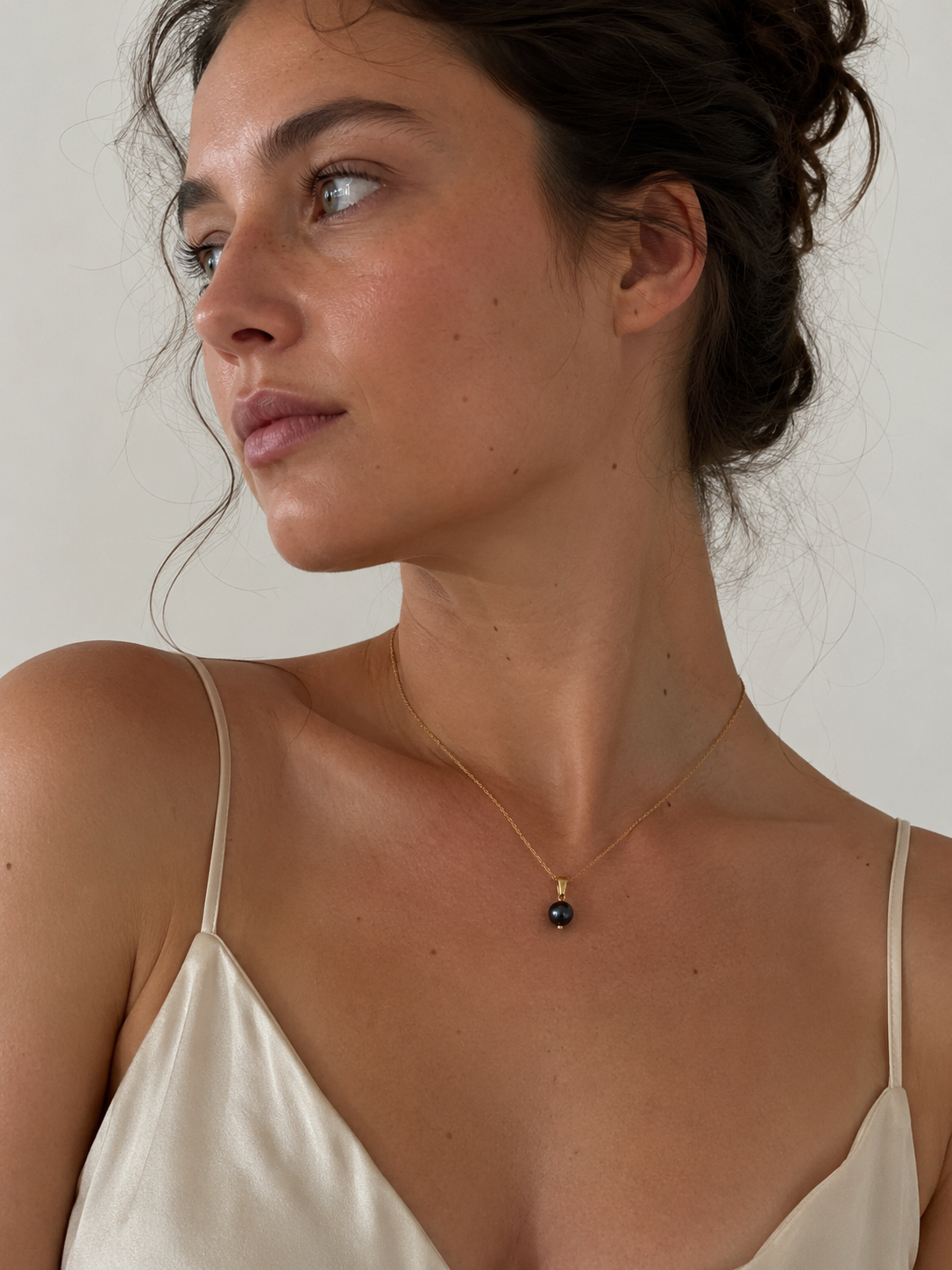Pendentif classique en perle noire ronde