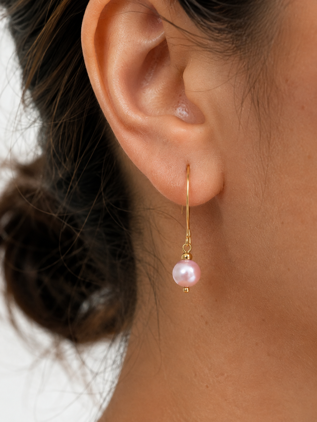 Boucles d'oreilles pendantes classiques en perles roses naturelles rondes