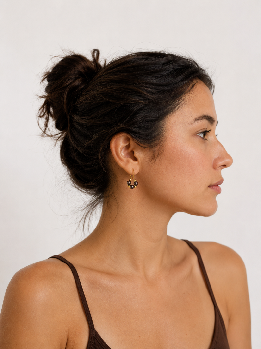 Boucles d'oreilles créoles baroques sombres – Or délicat