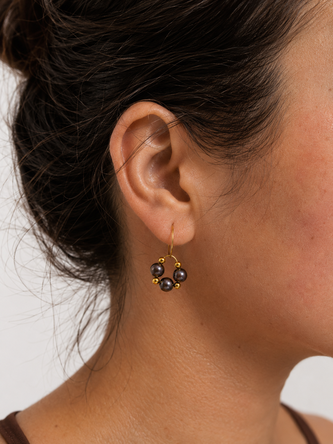 Boucles d'oreilles créoles baroques sombres – Or délicat