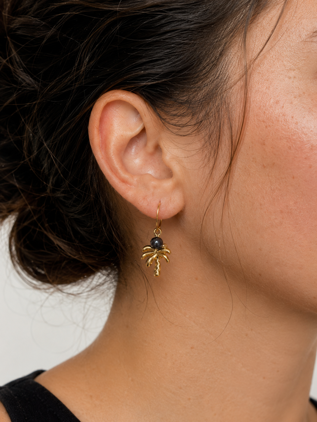 Boucles d'oreilles créoles palmier perles noires