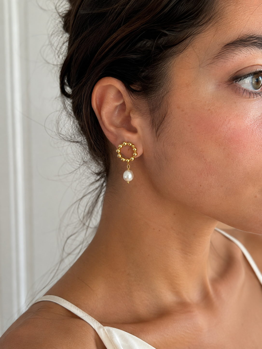 Boucles d'oreilles pendantes baroques en perles rondes et perles fantaisie