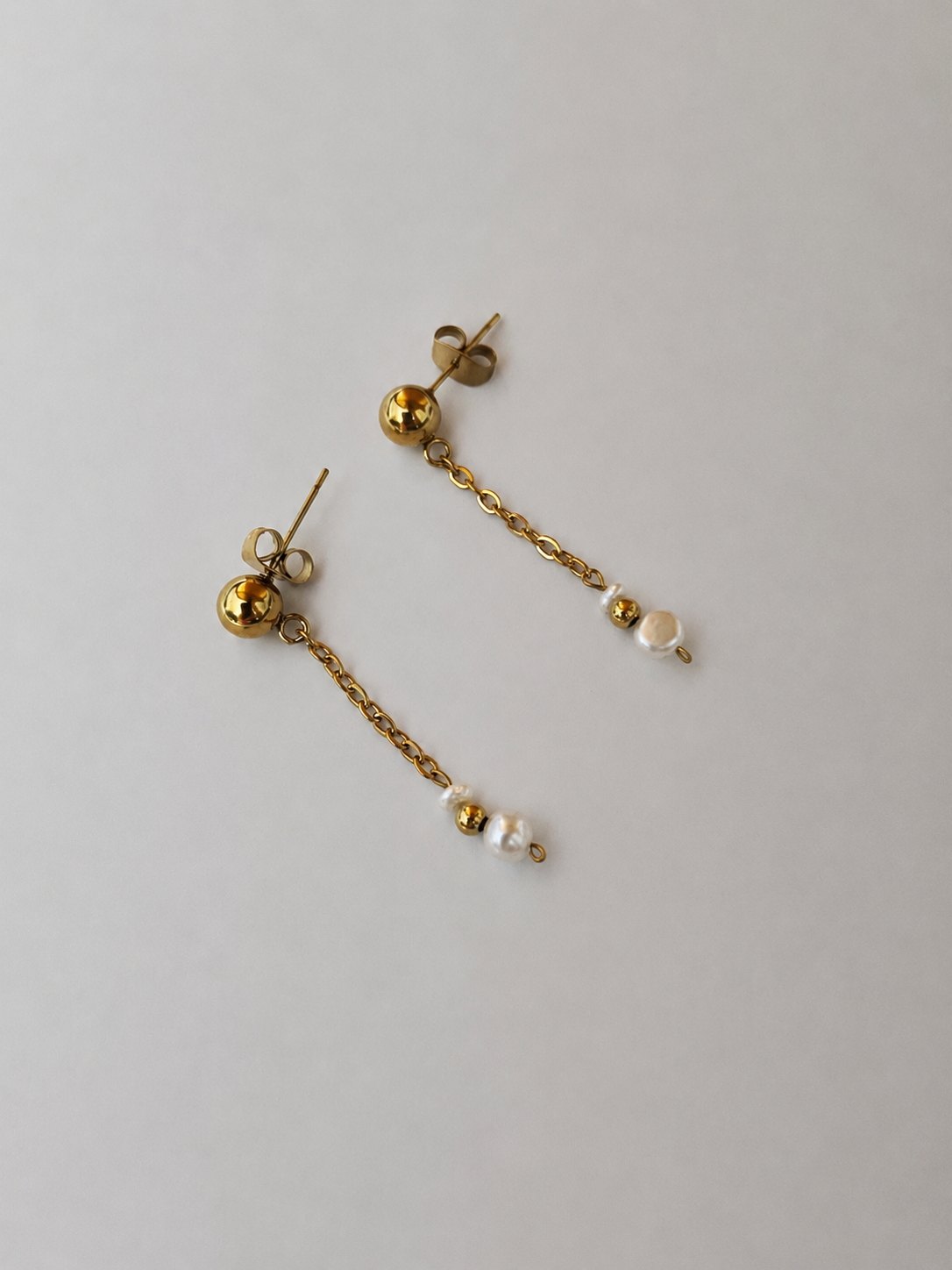 Boucles d'oreilles pendantes chaîne perle d'eau douce blanche