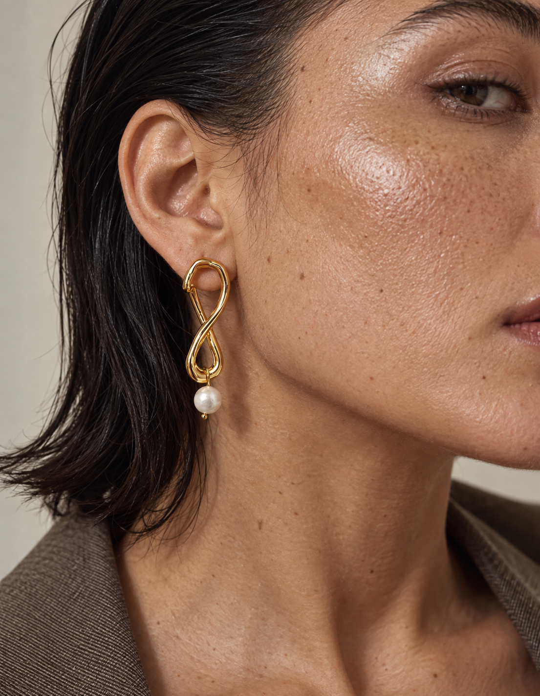 Boucles d'oreilles pendantes nœud et perle baroque