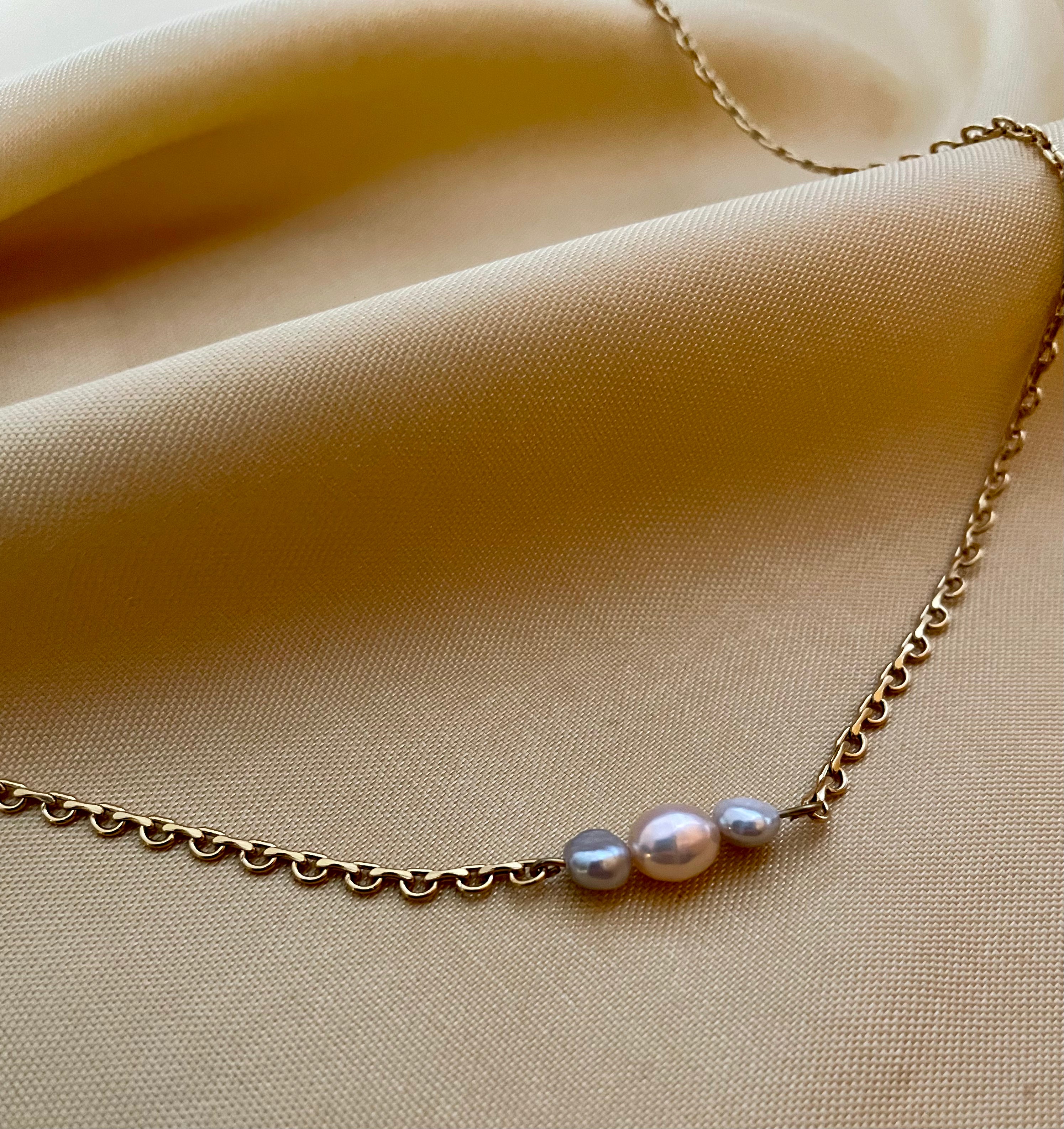 Necklace Amelie - Champagne and Grey Freshwater Pearls