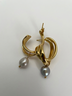 Pair of sculptural gold hoop earrings with 10 mm grey baroque freshwater pearl drops